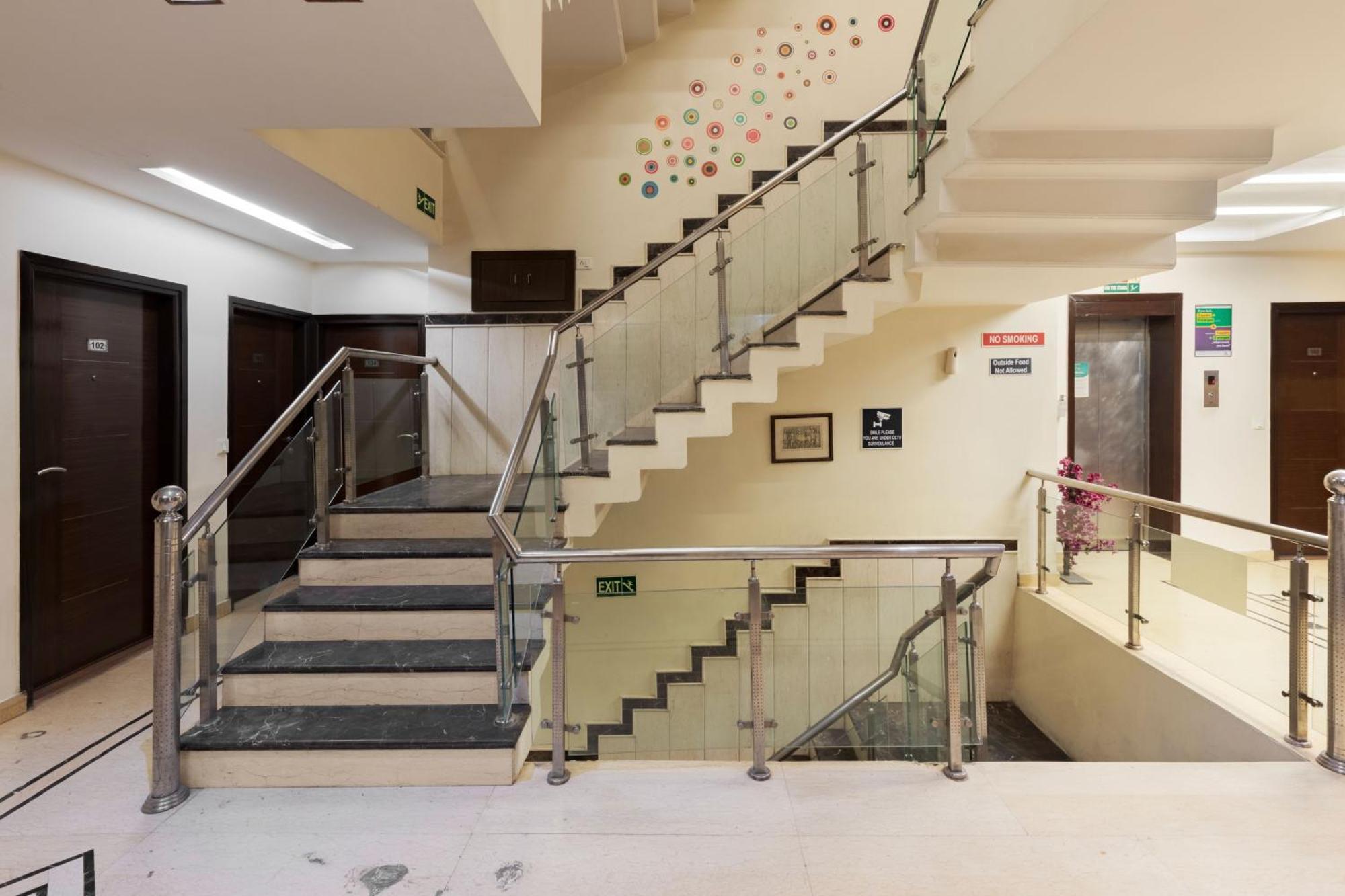 Hotel Treebo White Castle, Gurgaon Extérieur photo