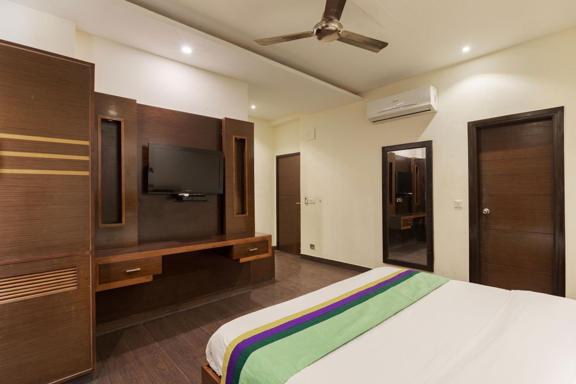 Hotel Treebo White Castle, Gurgaon Extérieur photo