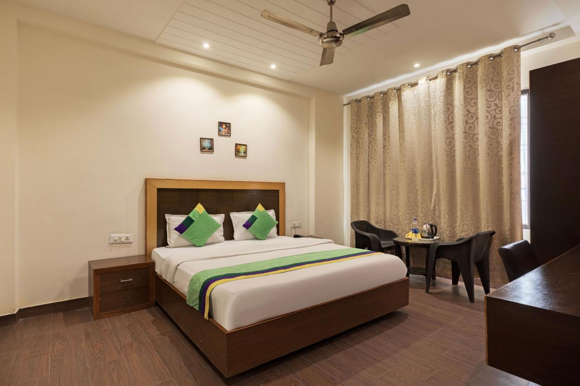 Hotel Treebo White Castle, Gurgaon Extérieur photo