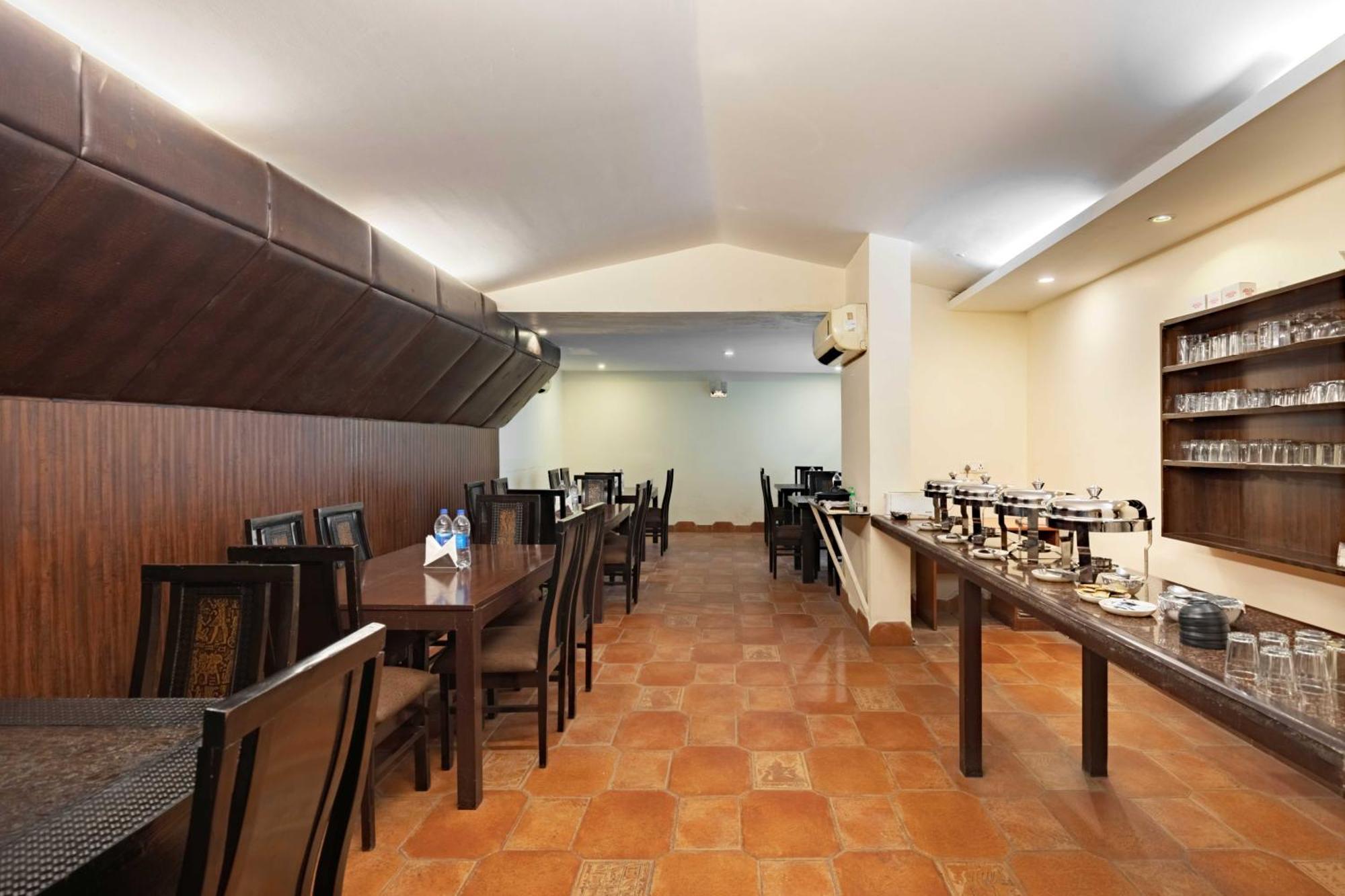 Hotel Treebo White Castle, Gurgaon Extérieur photo