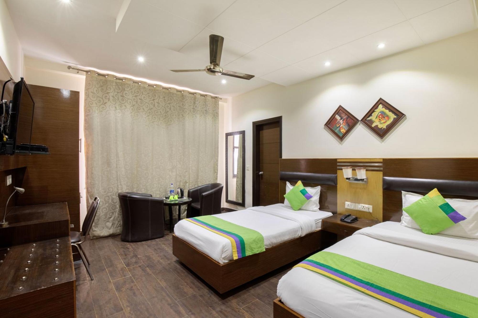 Hotel Treebo White Castle, Gurgaon Extérieur photo