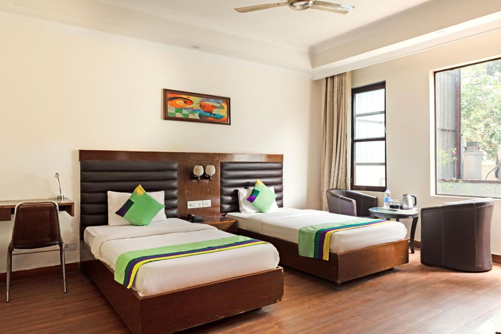 Hotel Treebo White Castle, Gurgaon Extérieur photo
