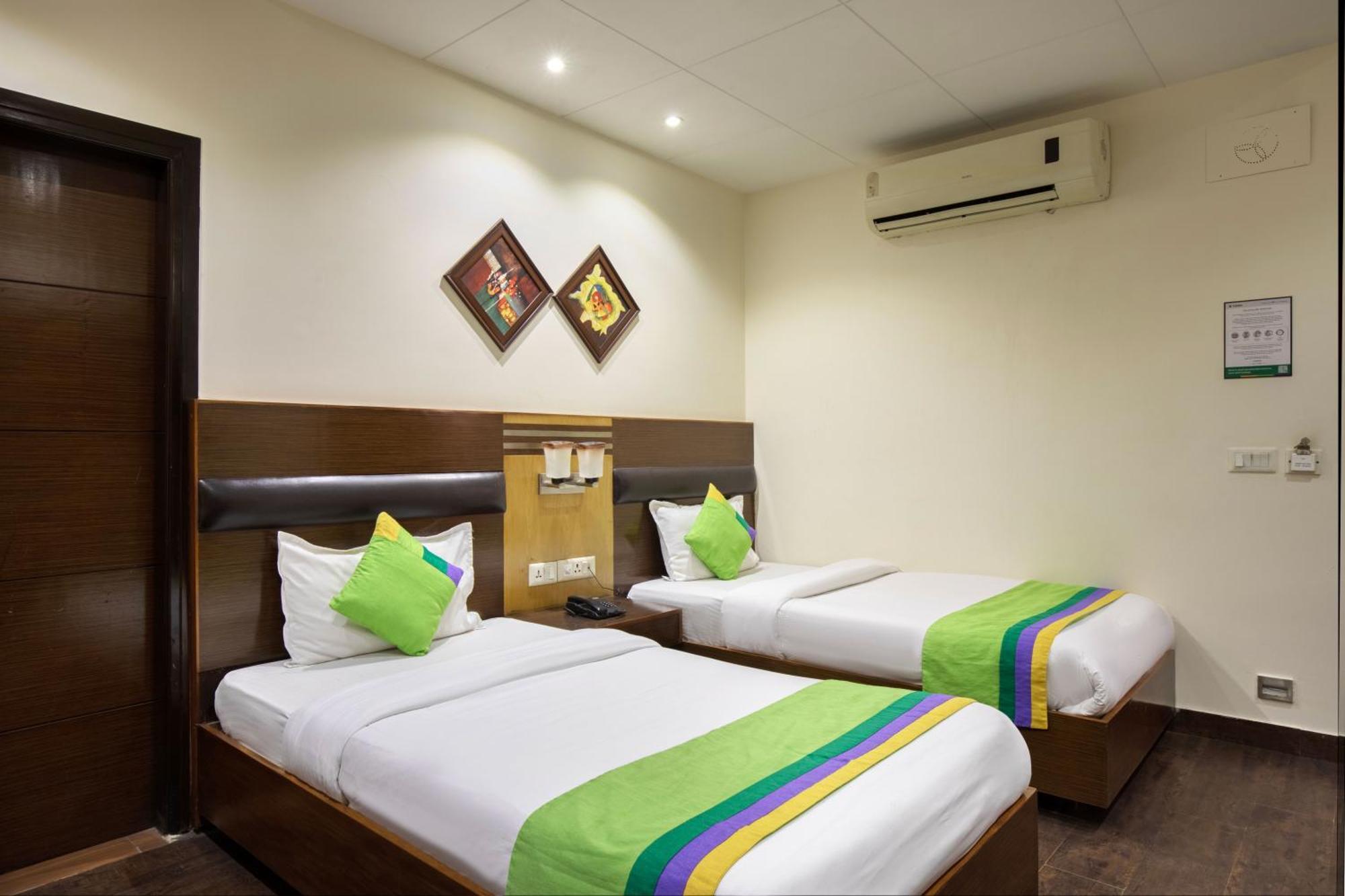 Hotel Treebo White Castle, Gurgaon Extérieur photo