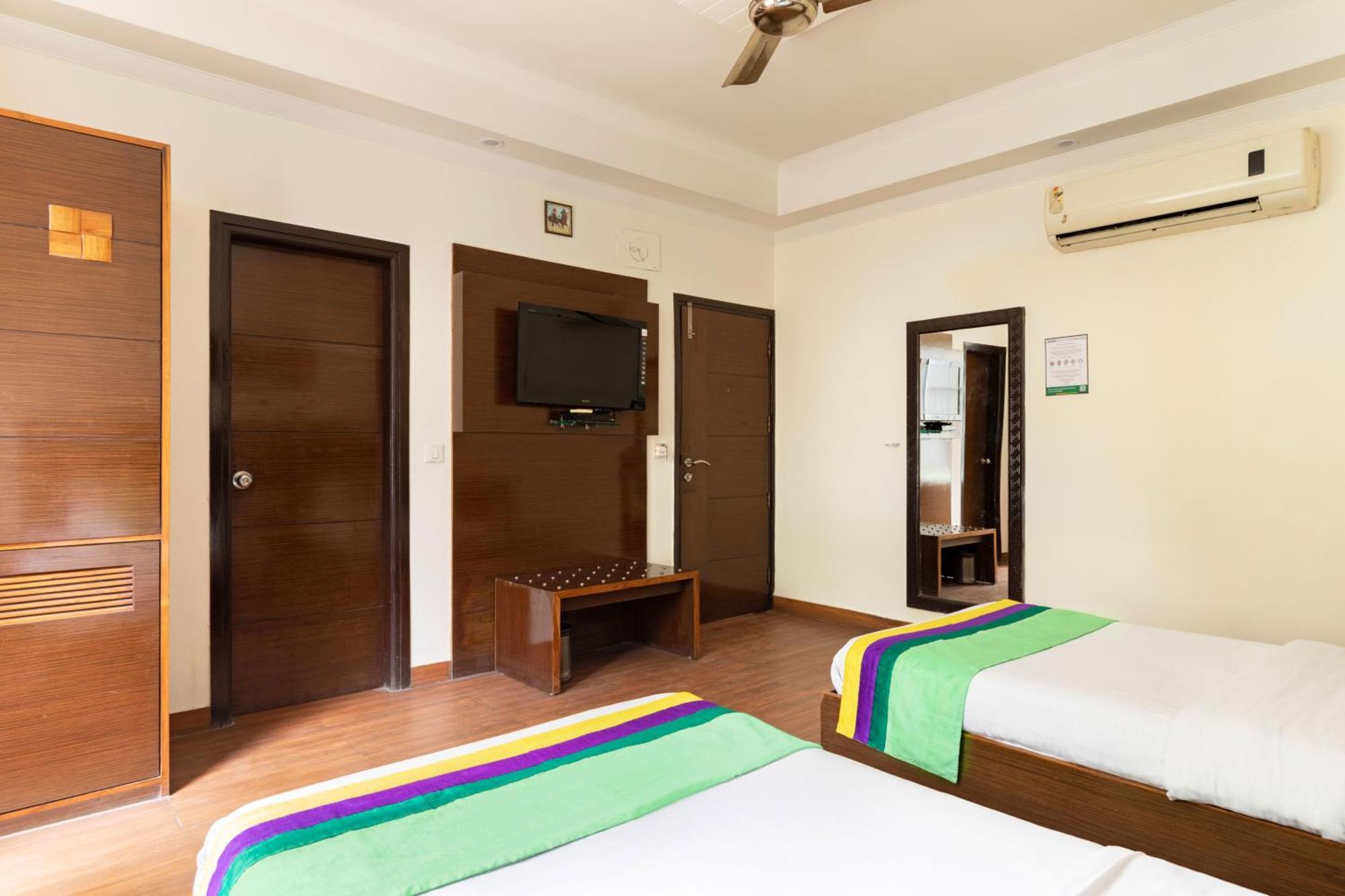 Hotel Treebo White Castle, Gurgaon Extérieur photo